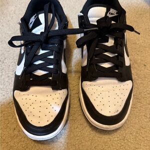 Nike Men's Black and White Sneakers